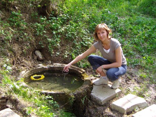 Otevírání studánky nad Žlebem - 7.5.2006